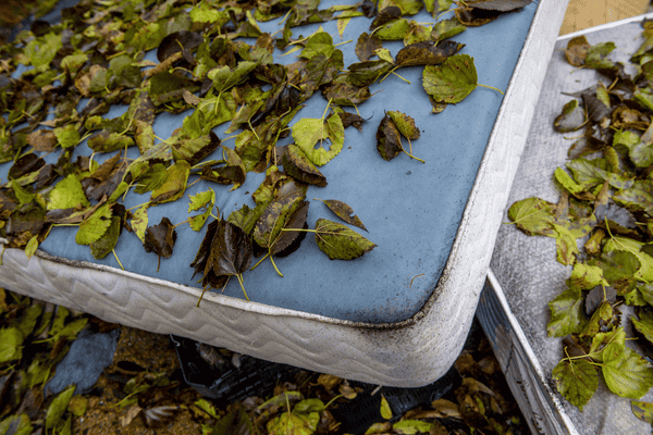 improper-disposal-of-mattress-mngmovers improper-disposal-of-mattress-mngmovers